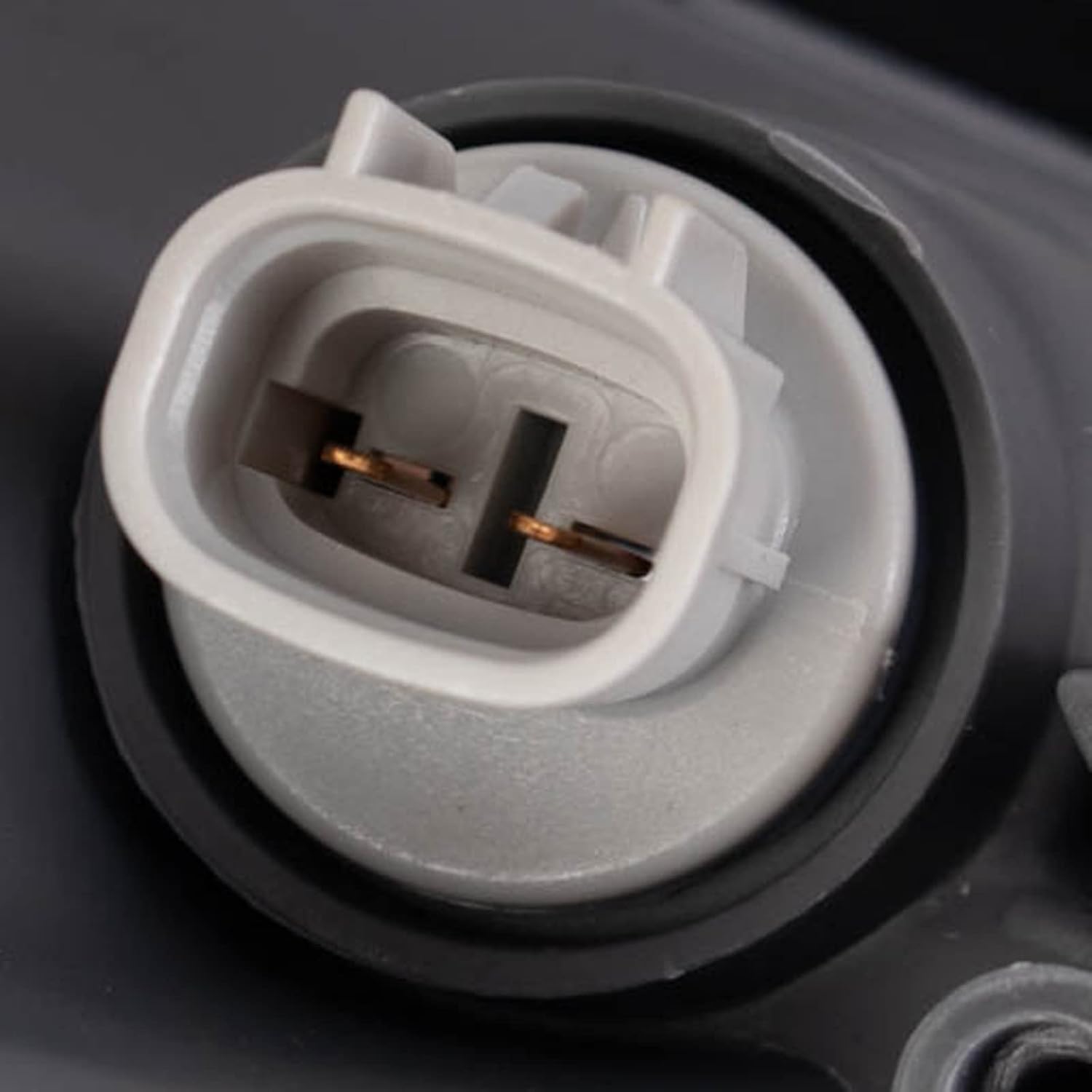 TRQ Performance Driver and Passenger Side Headlight Assembly Set Compatible with 01-05 Lexus IS300