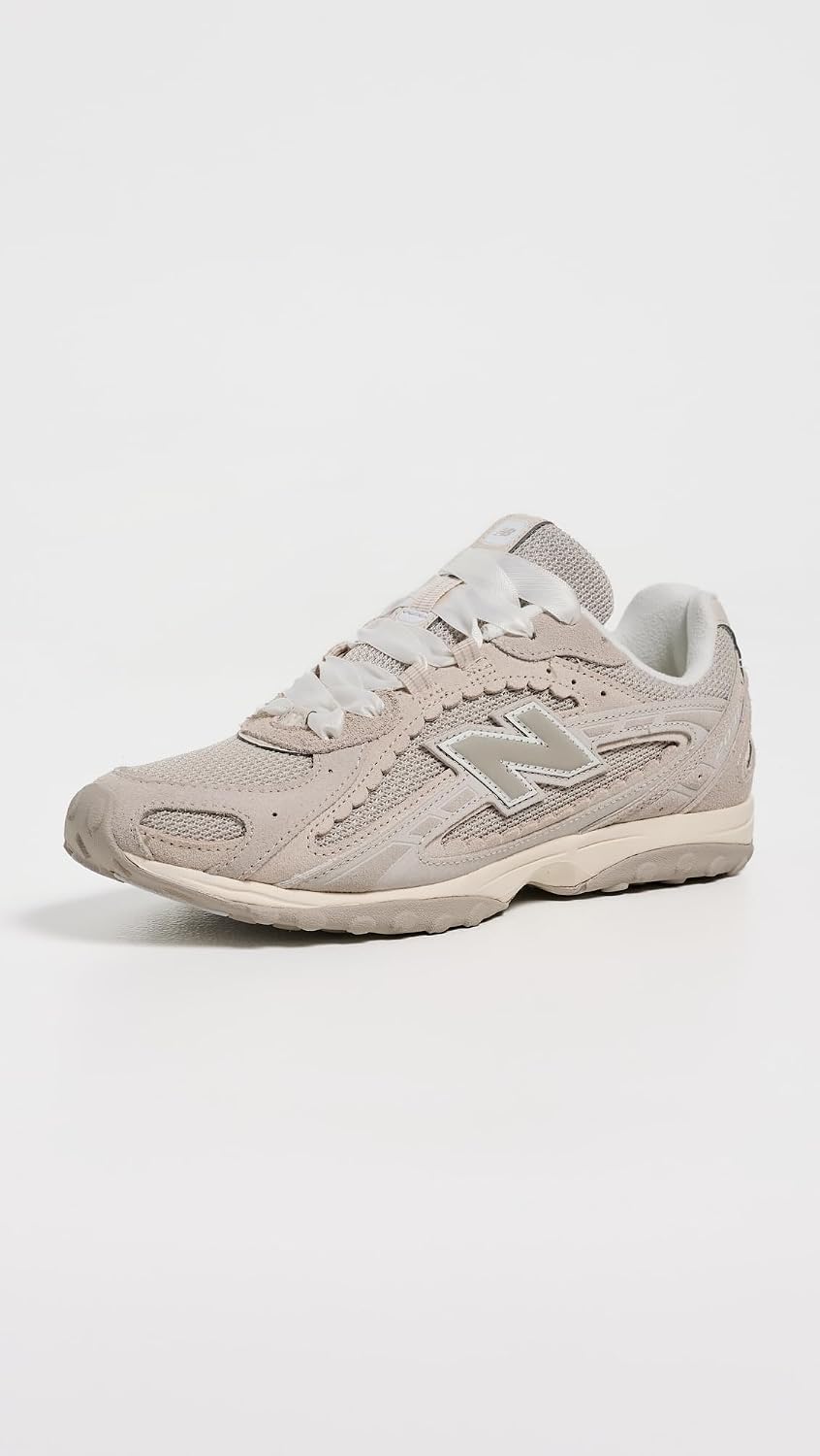 New Balance Unisex 204L Sneakers