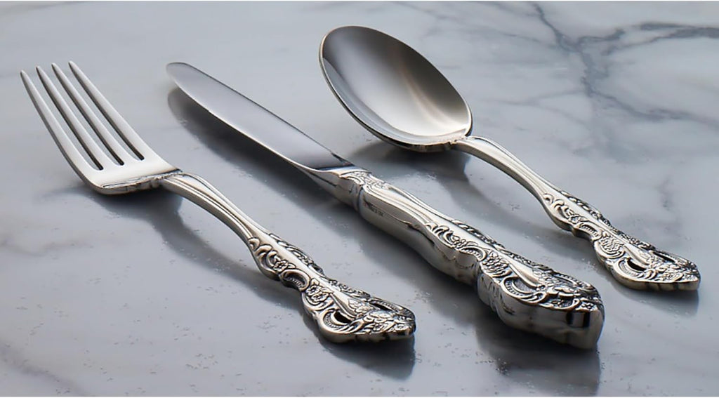 Oneida Silverware Set For 4, Michelangelo 20-Piece Fine Flatware Set, Service For 4, Heavyweight 18/10 Stainless Steel, Mirror Finish, Dishwasher Safe, Knives Spoons & Forks Sets (Silver, 20 Piece)