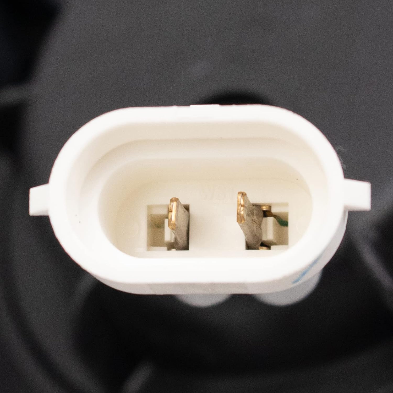 TRQ Performance Driver and Passenger Side Headlight Assembly Set Compatible with 16-22 Toyota Tacoma SR SR5 without LED Daytime Running Lights