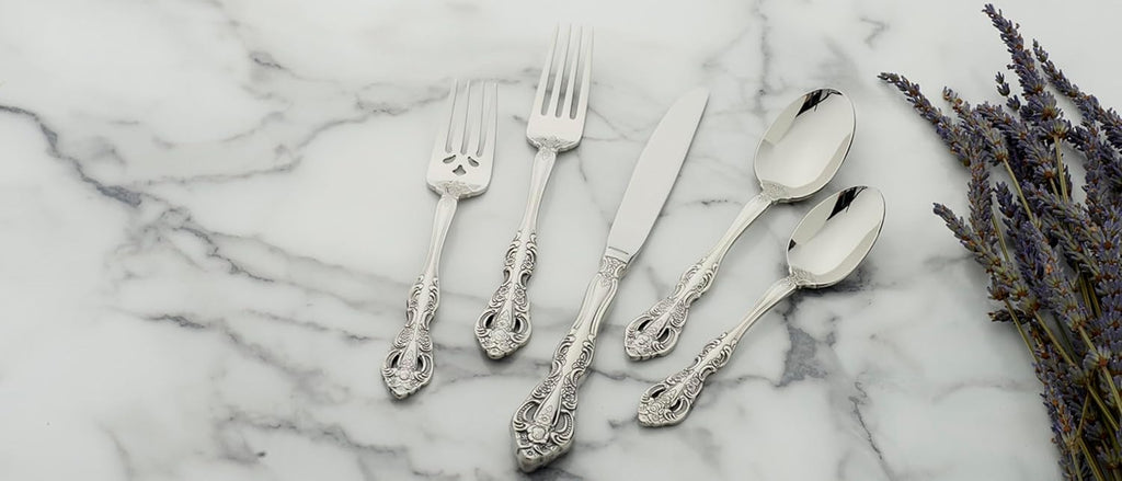 Oneida Silverware Set For 4, Michelangelo 20-Piece Fine Flatware Set, Service For 4, Heavyweight 18/10 Stainless Steel, Mirror Finish, Dishwasher Safe, Knives Spoons & Forks Sets (Silver, 20 Piece)