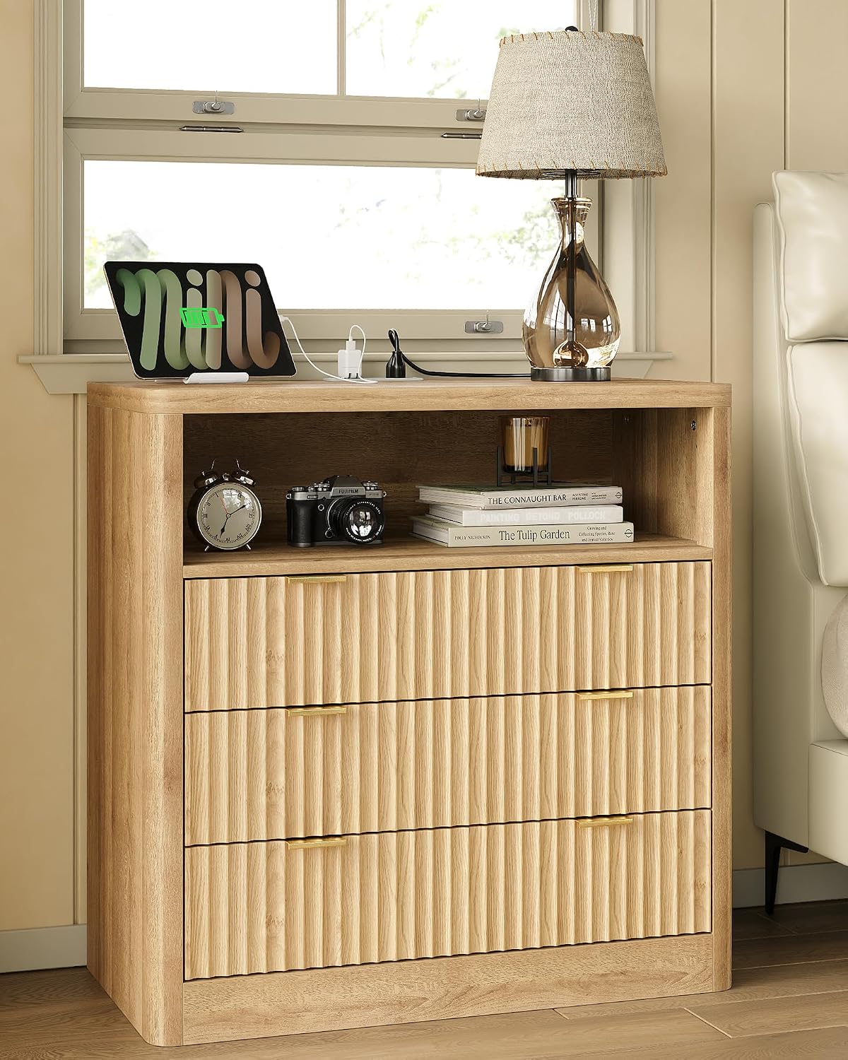 FUSOU Fluted Nightstands Set of 2, Night Stand with Charging Station and LED Lights, Modern Bedside Table with 3 Drawers and Open Shelf, End Table with Storage, Night Stand for Bedroom, Natural Oak