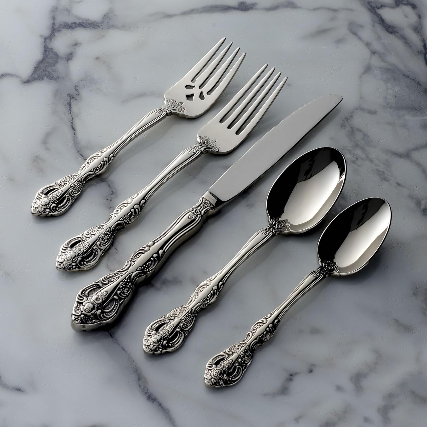 Oneida Silverware Set For 4, Michelangelo 20-Piece Fine Flatware Set, Service For 4, Heavyweight 18/10 Stainless Steel, Mirror Finish, Dishwasher Safe, Knives Spoons & Forks Sets (Silver, 20 Piece)