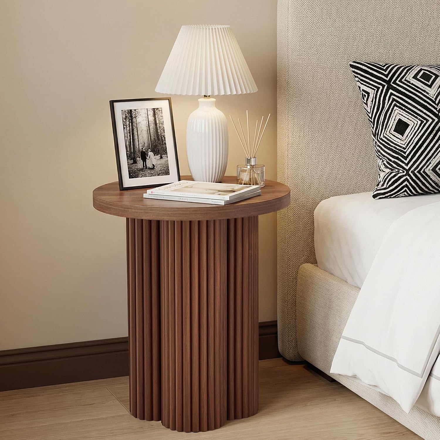 Small Sofa Side Table Set of 2, Fluted Accent Pedestal End Table, Wood Round Night Stand, Farmhouse Bed Side Table Drink Tables for Living Room, Small Spaces (Walnut-2PCS)