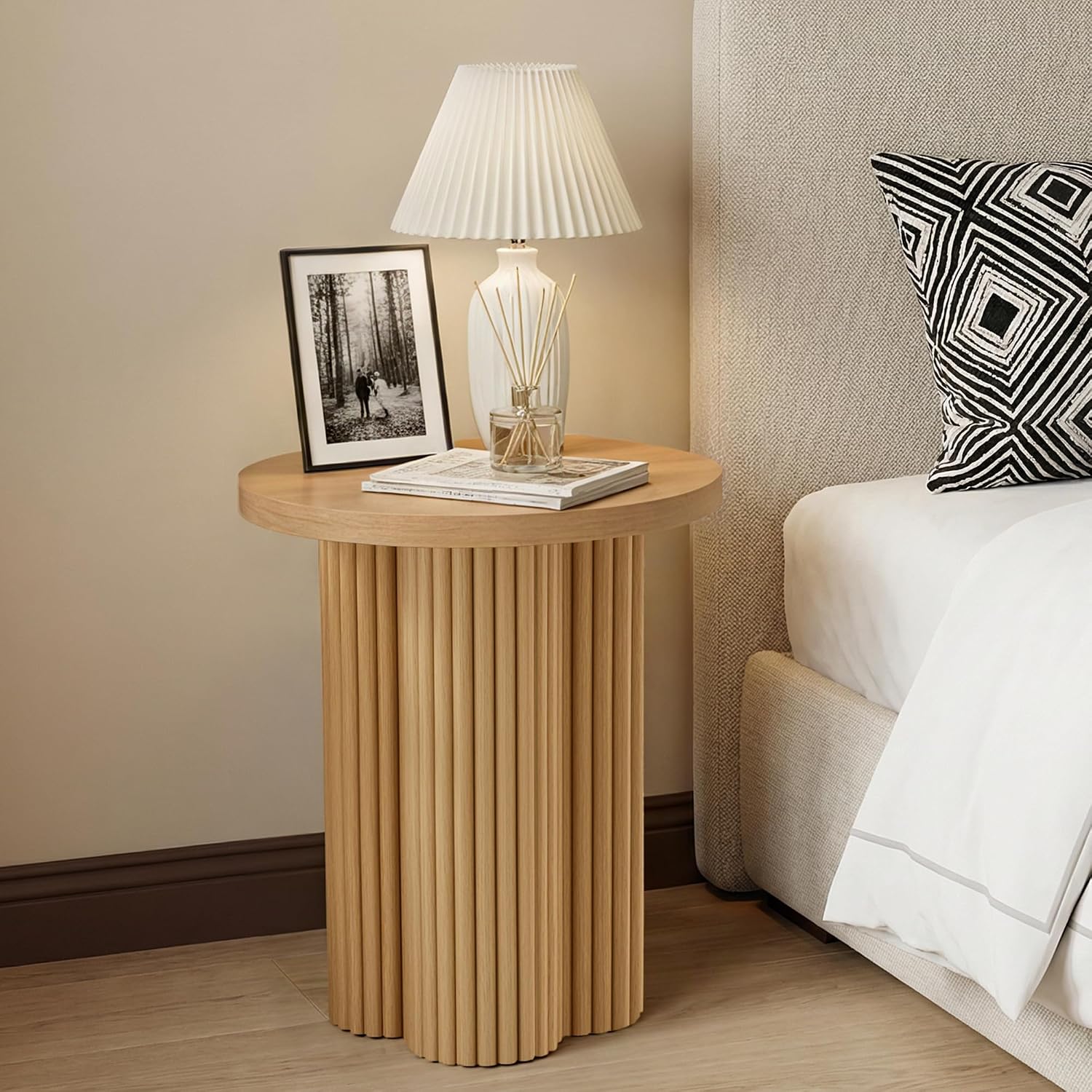 Small Sofa Side Table Set of 2, Fluted Accent Pedestal End Table, Wood Round Night Stand, Farmhouse Bed Side Table Drink Tables for Living Room, Small Spaces (Natural-2PCS)