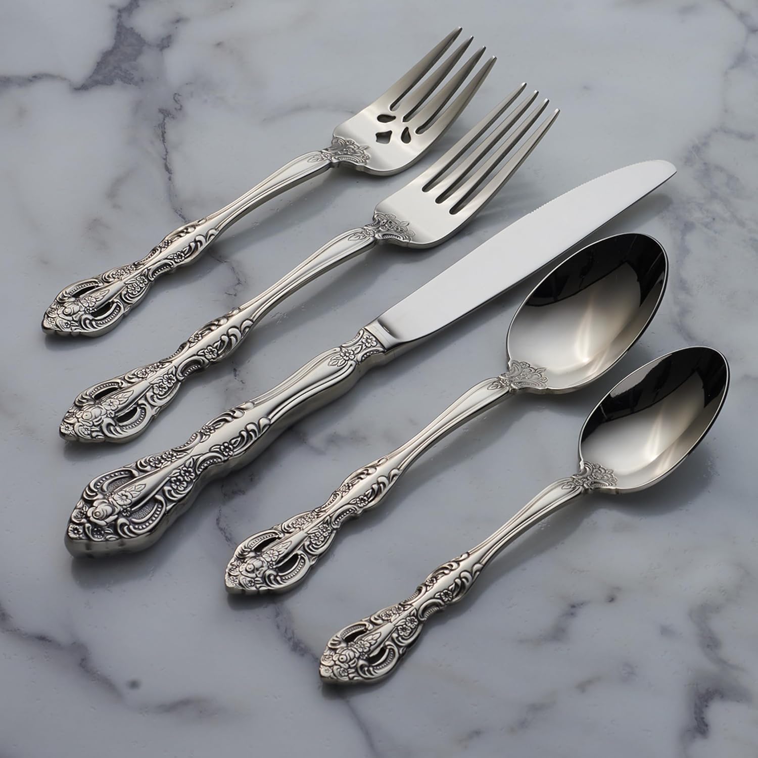 Oneida Silverware Set, Michelangelo 45 Piece Fine Flatware Set, Service For 8, 18/10 Stainless Steel, Dishwasher Safe, Flatware Cutlery Sets, Utensils, Knives Spoons and Forks, Home(Silver, 45 Pieces)