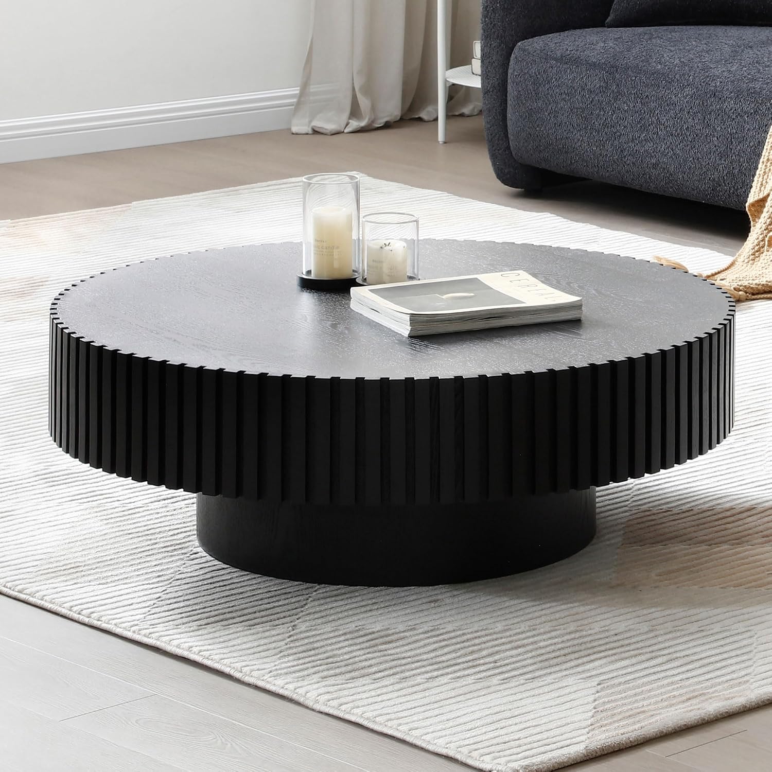 Black Round Coffee Table Pedestal Circle Coffee Table for Living Room Contemporary Fluted Table for Apartment Easy Assembly ø35.43'', Black