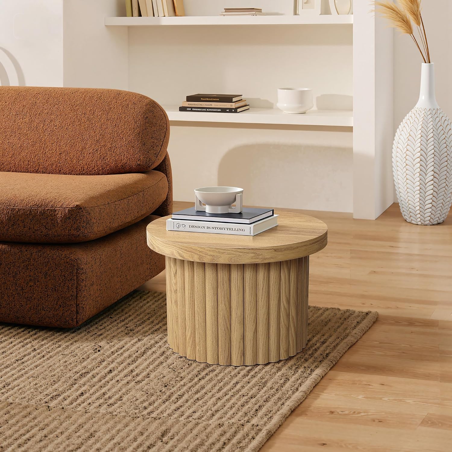 LuxenHome 23.5' Small Round Coffee Table, Wooden Fluted Oak Accent Table, Modern Side Tables for Living Room
